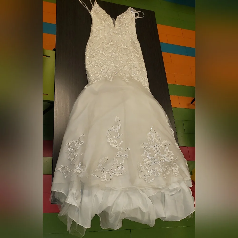 Nina Canacci Ivory Embroidered Wedding Dress - Picture 6 of 15